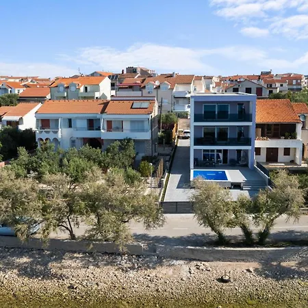 Adriatic Apartment *