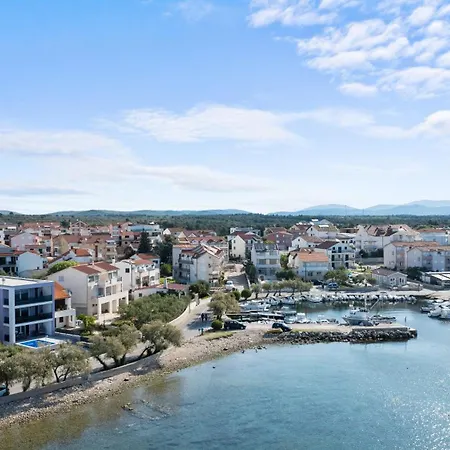 Adriatic Apartment *